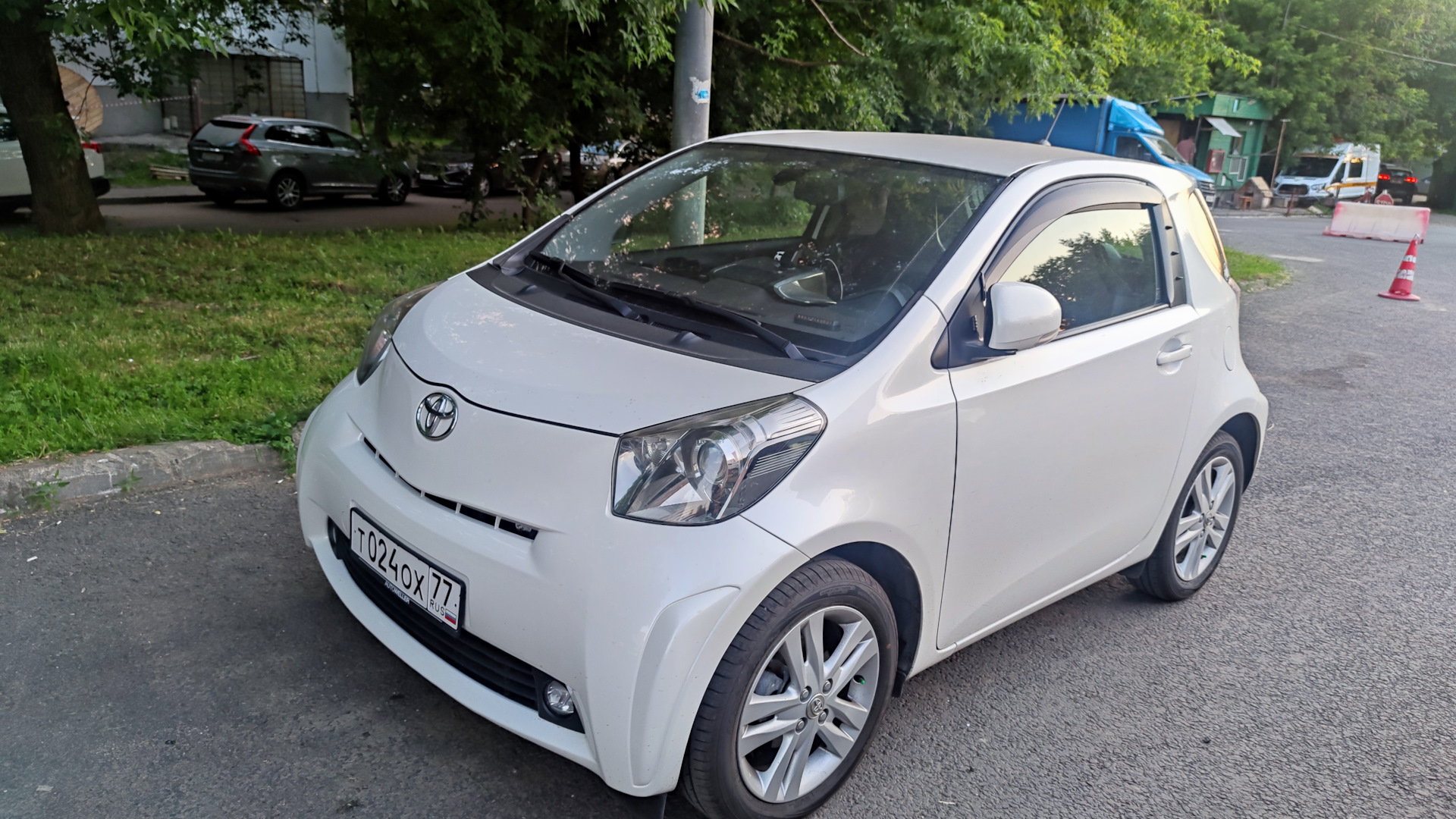 Toyota IQ j1