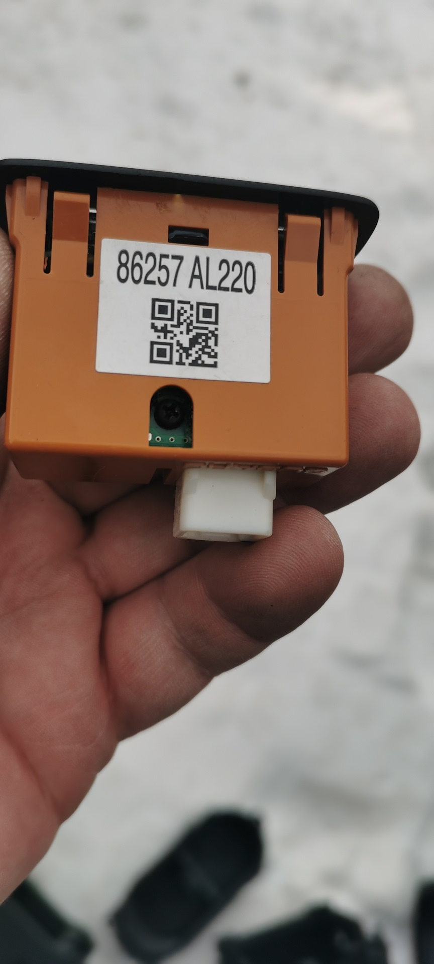 Магнитола часть 2. Панель воздуховодов, разъем usb, aux в подлокотнике ...