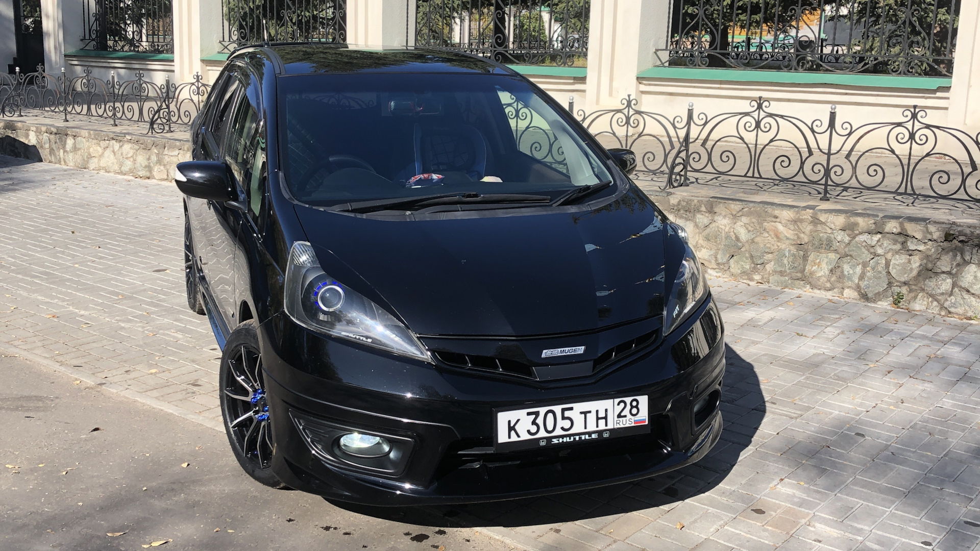 Honda Fit Shuttle (1G) 1.3 гибридный 2013 | Чёрная молния))) на DRIVE2