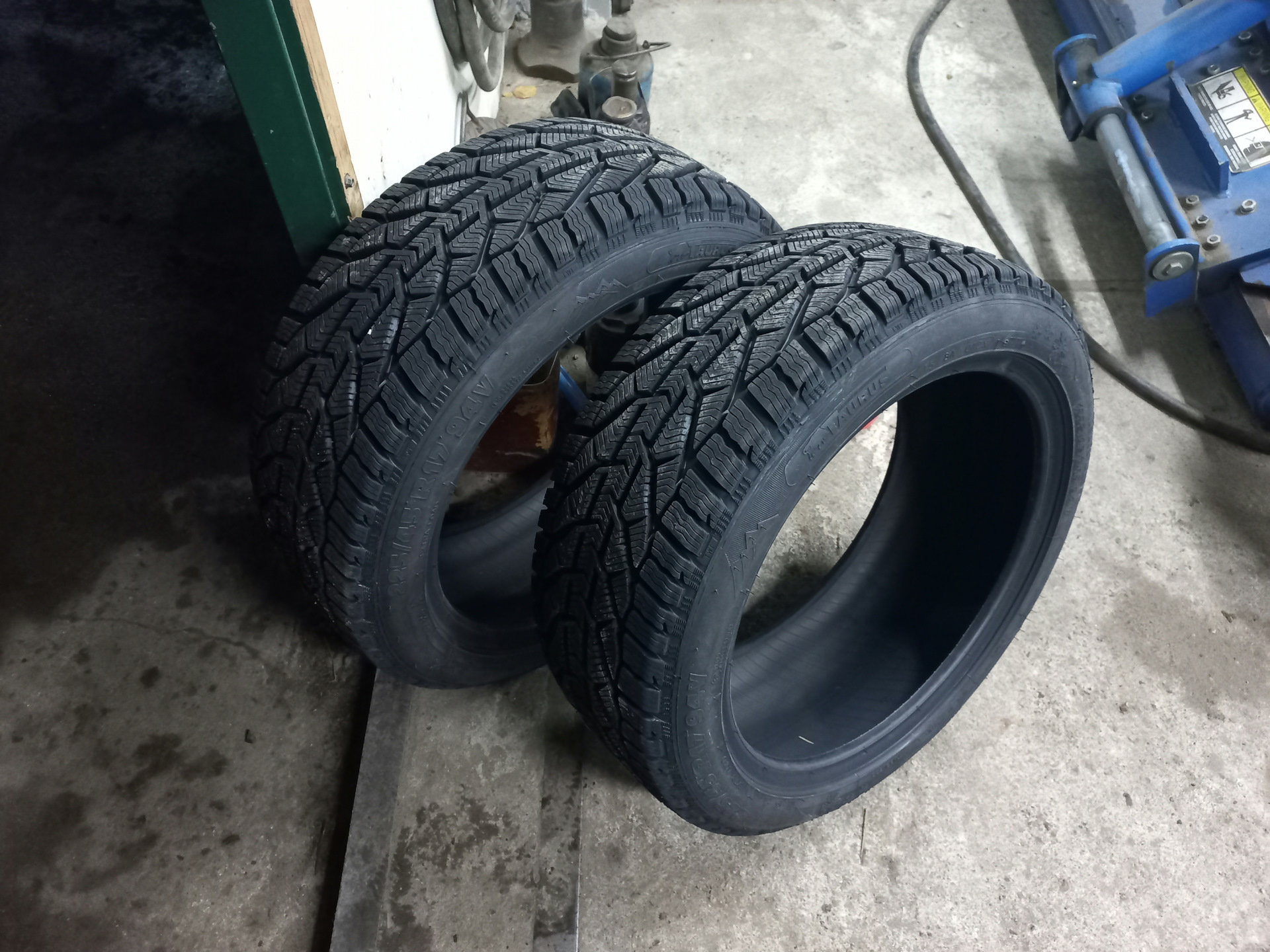 Пришло время переобуть резину. 225/45R17 пежо 307. — Peugeot 307, 2 л ...