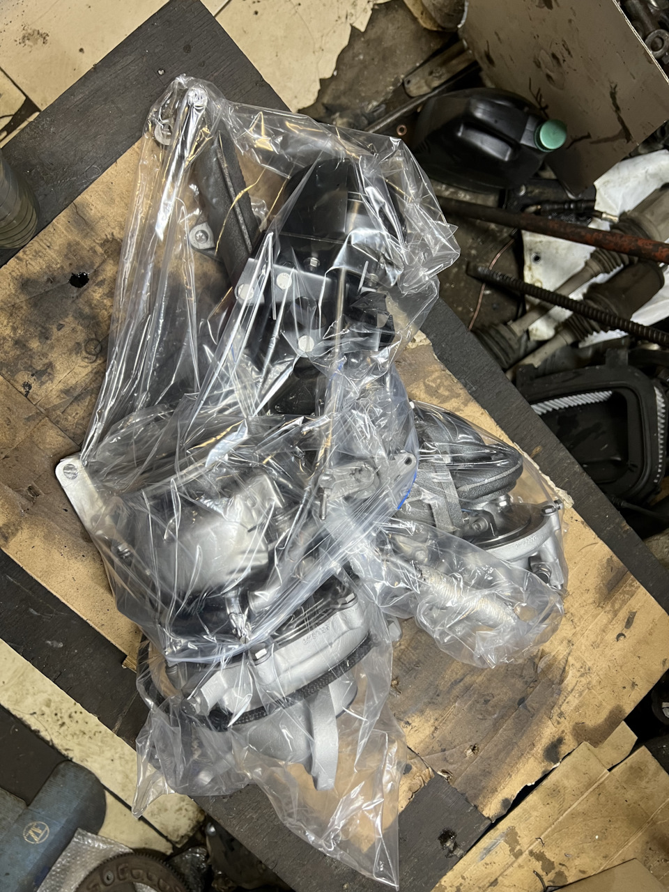 Ремонт малой турбины и клапана Вестгейта — BMW X6 (E71/E72), 3 л, 2009 ...