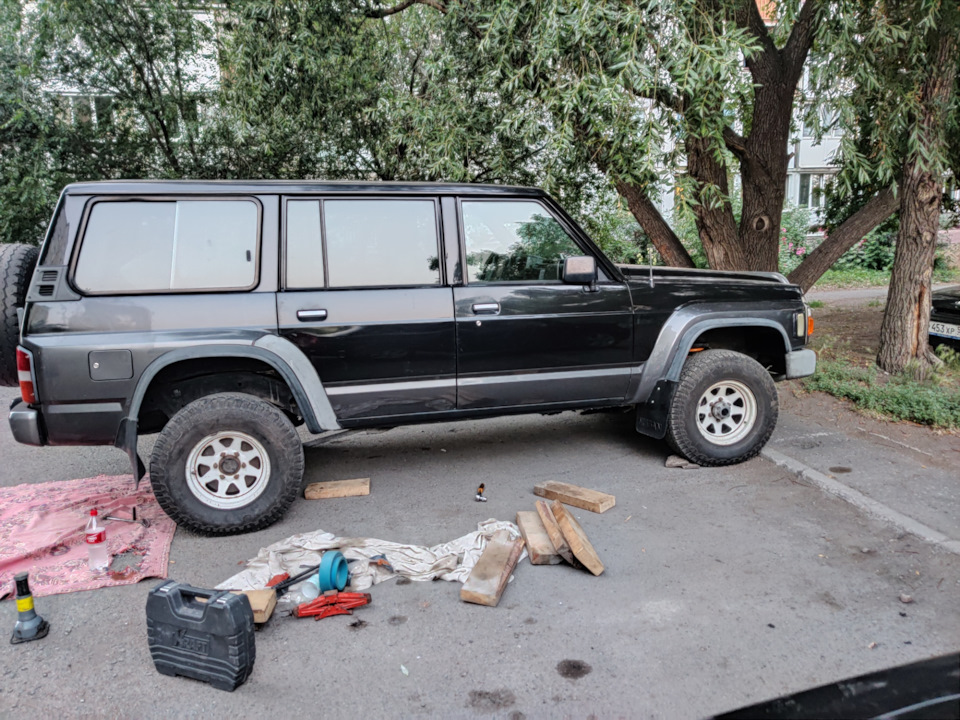 Как думаете может под перед проставку +30мм поставить, жду вашего мнения в комментариях. — Nissan Patrol GR I (Y60)