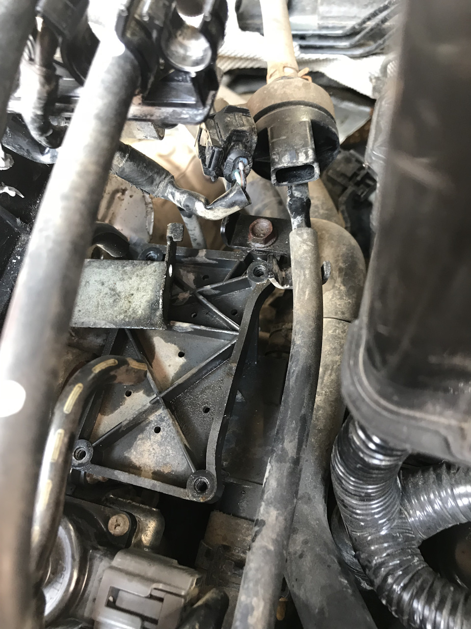 Замена электромагнитного клапана на впуске — Mazda 3 (1G) BK, 2 л, 2008 ...