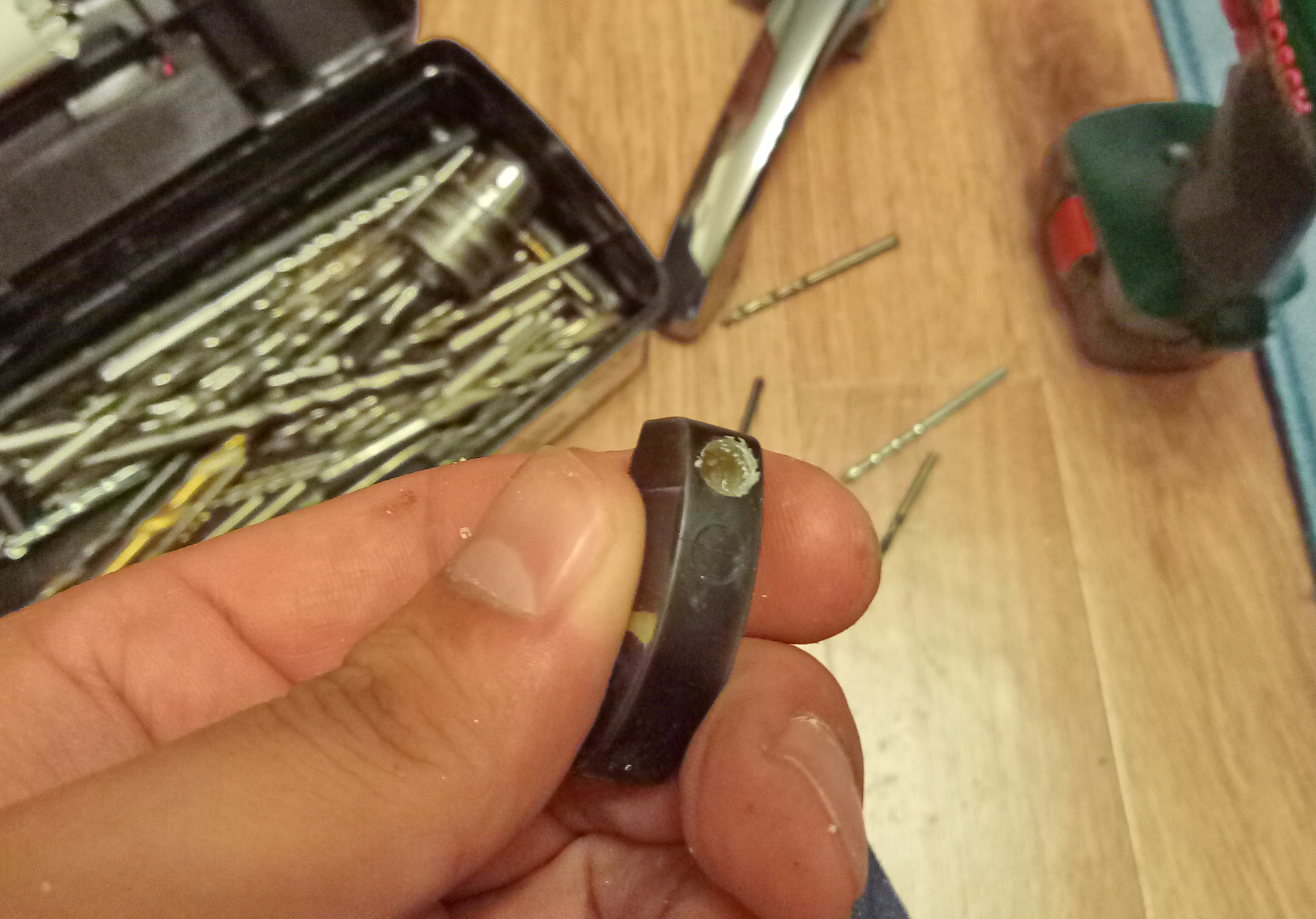 Самодельная струбцина быстрозажимная. Починить пряжку. Пружина для заколки краб. Using clips. Как починить кусачки для ногтей если сломалась пружинка.