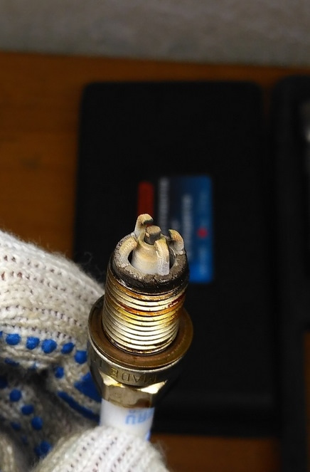 Состояние свечей вот такое — Lada Калина Хэтчбек (1G)