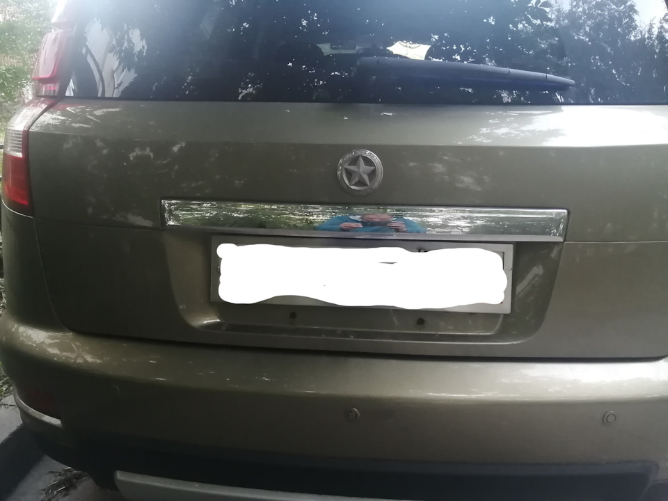 чуток поодаль — Geely Emgrand X7