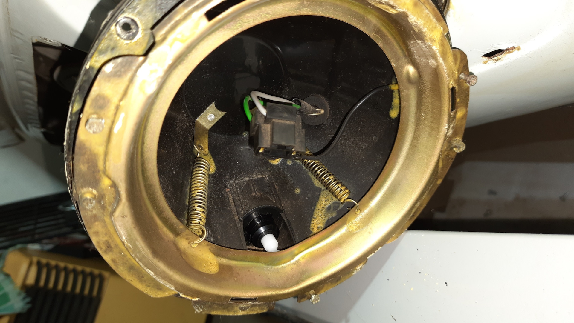 Замена гидрокорректора фар. — Lada 4x4 3D, 1,7 л, 2013 года | своими ...