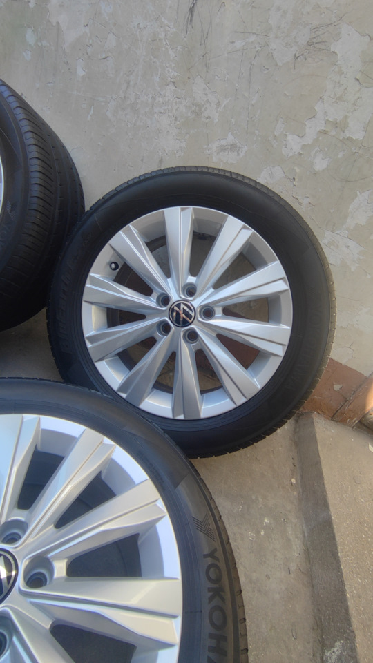 Шины летние Yokohama 205/55 R16, литые диски Borbet 6Jx16 ET-40 5x100 ...