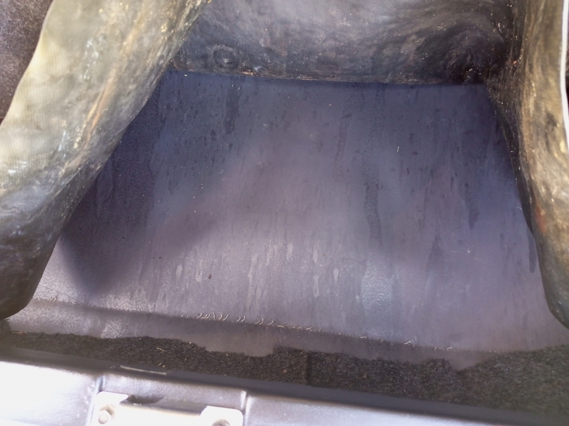 "Штатная" шумоизоляция пола багажника Оки — Lada 11113 Ока, 0,7 л, 2003 ...