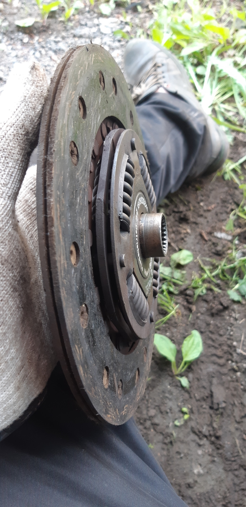 Нужно было просто поменять фланец кпп и цилиндр сцепления. Но что то ...