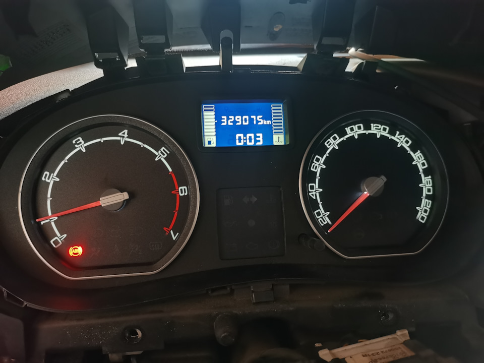 Установка шкалы приборной панели и перепайка диодов — Renault Logan (1G ...