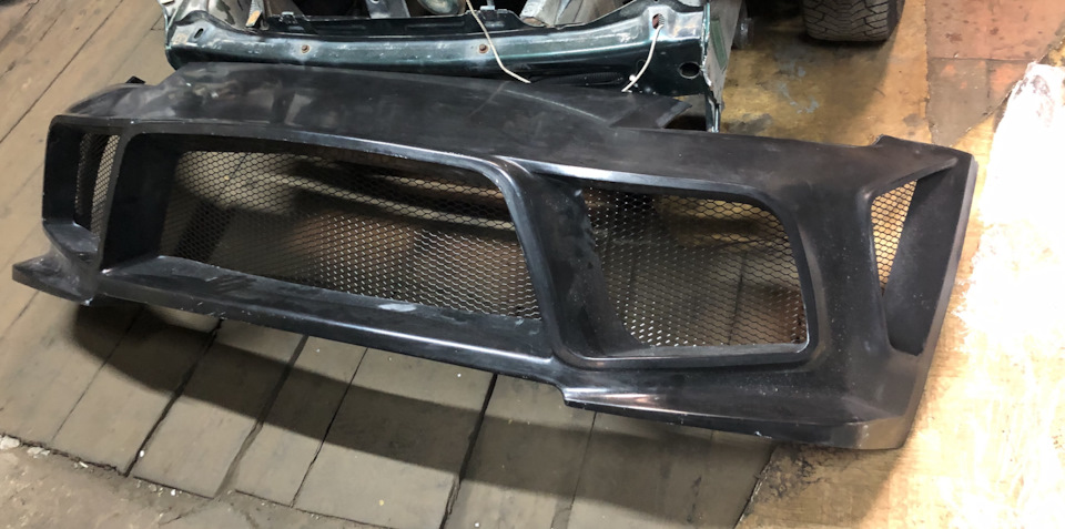 Новый бампер и резина — Nissan 350Z, 3,5 л, 2004 года | запчасти | DRIVE2