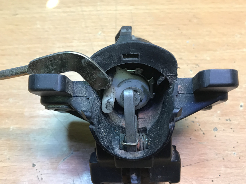 4. Заглушка замка — Renault Sandero Stepway (2G), 1,6 л, 2018 года ...