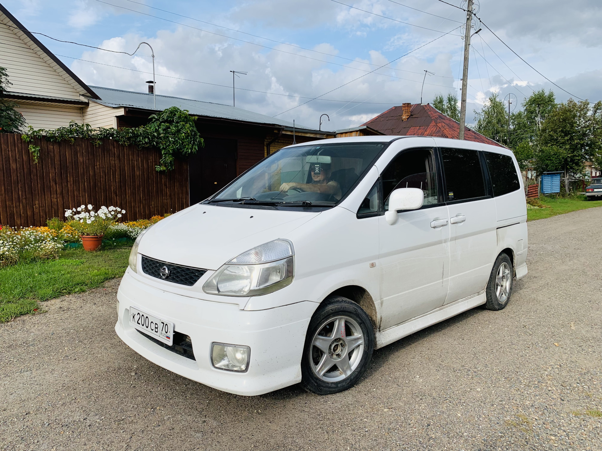 Nissan Serena Купить