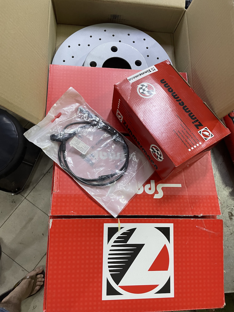 Замена тормозных дисков и колодок на zimmermann — BMW X5 (F15), 3 л