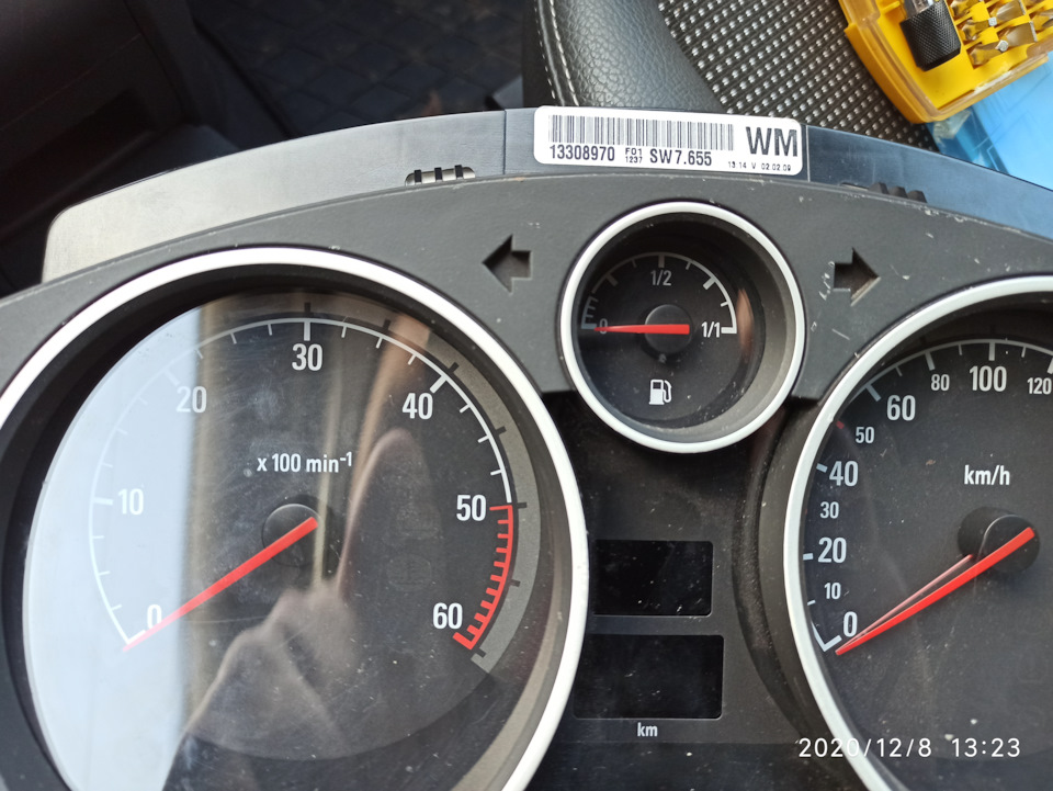 Потухла панель приборов. Совсем. +Токи утечки. — Opel Zafira B, 1,9 л ...