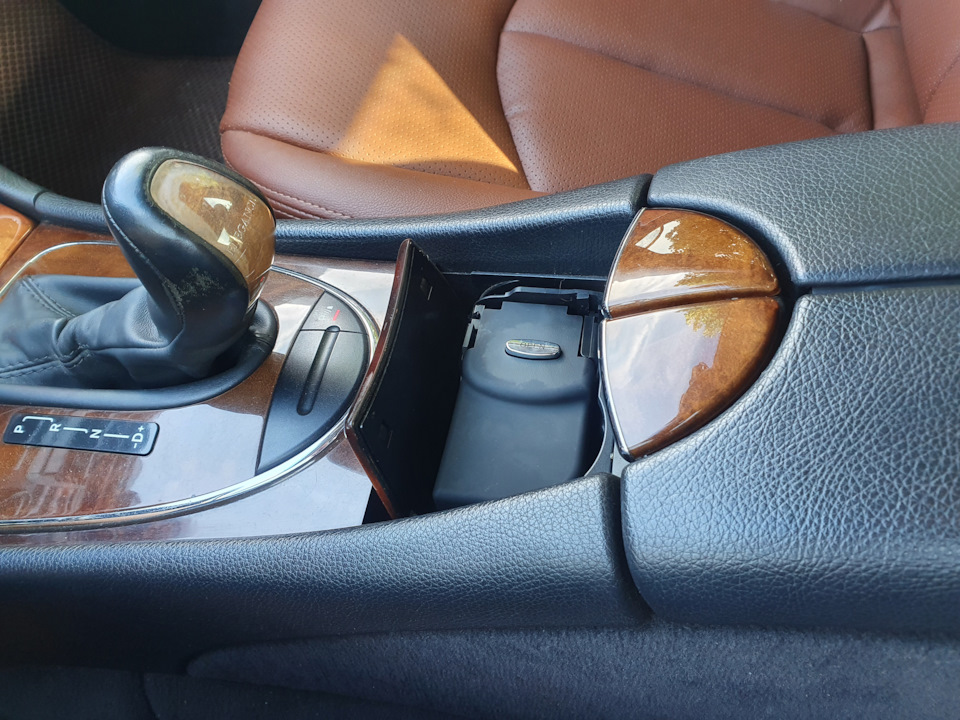 Штатный подстаканник. — Mercedes-Benz E-class (W211), 1,8 л, 2005 года ...