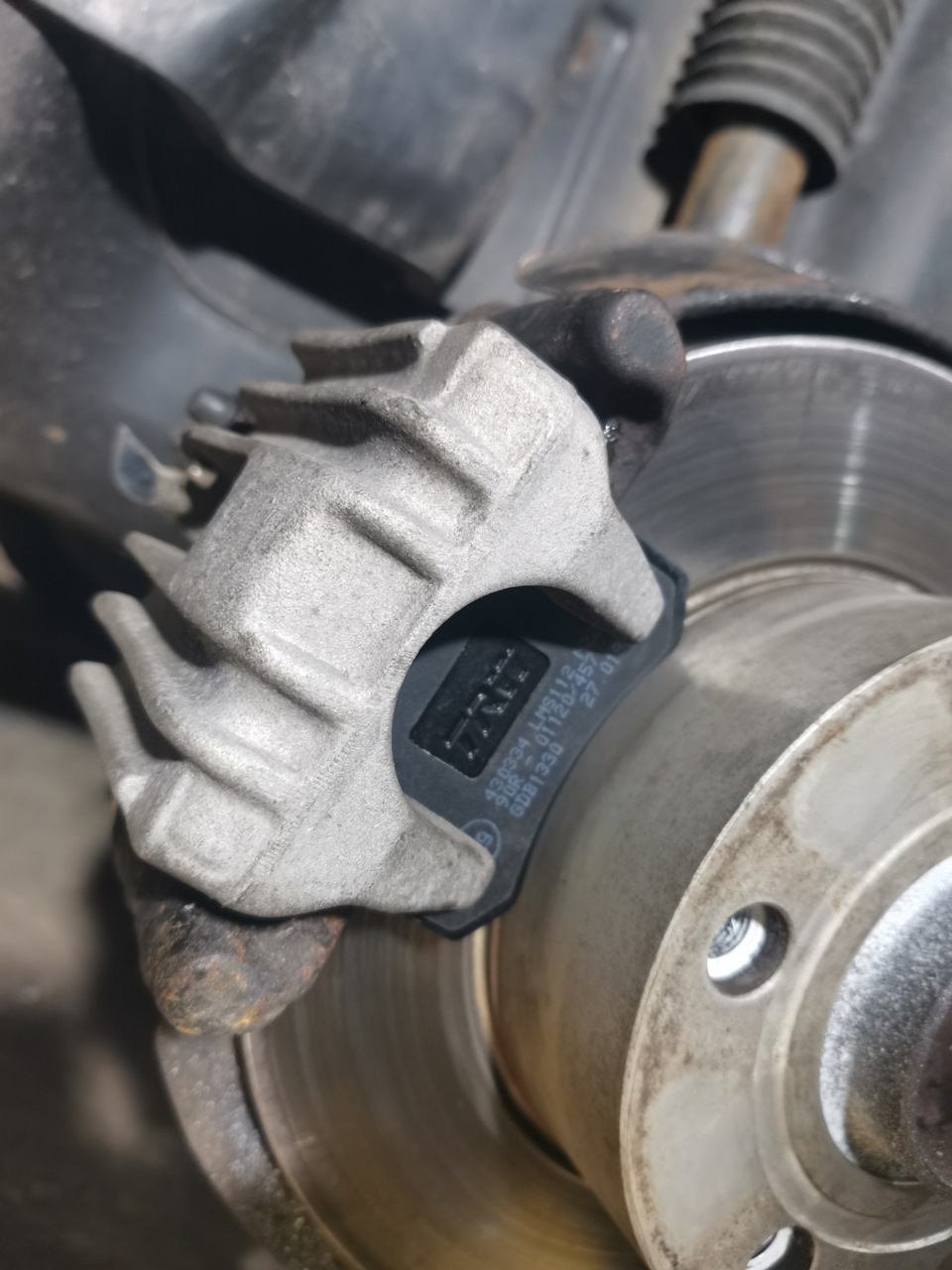 Фото в бортжурнале Volkswagen Passat B5. Запчасти на фото: GDB1330