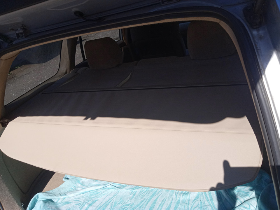 Шторка багажника — Toyota Corolla Fielder (E120), 1,5 л, 2001 года ...