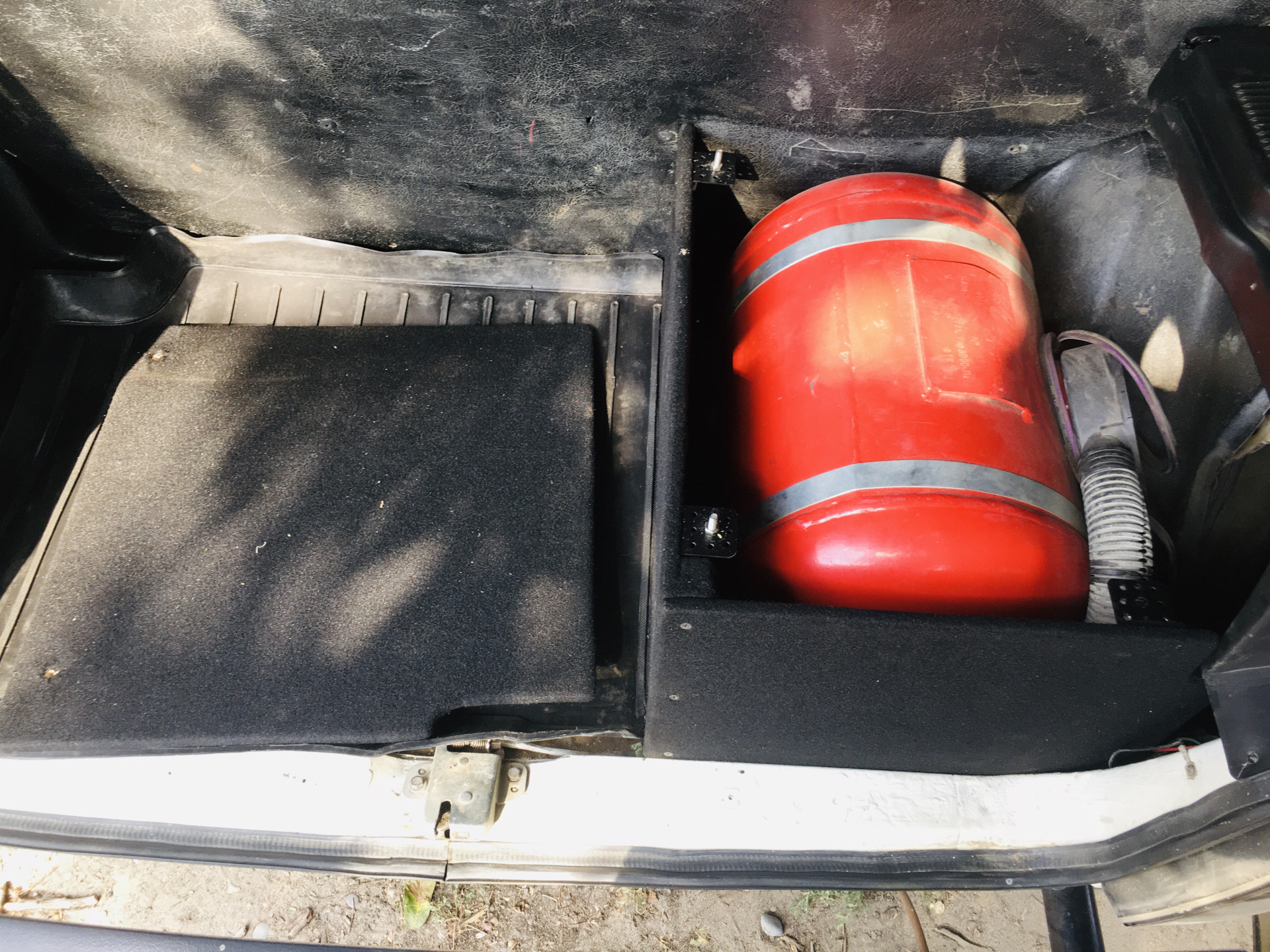 Ящик для инструмента в багажник — LADA 4x4 3D, 1,7 л., 1996 года ...