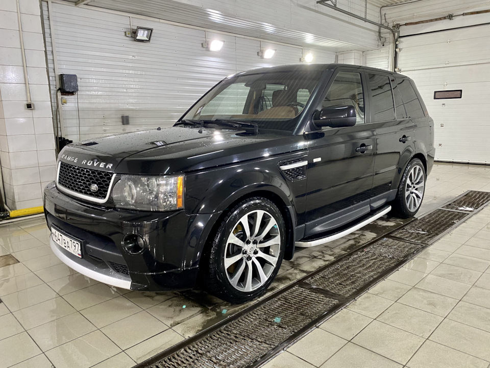 Фото в бортжурнале Land Rover Range Rover Sport (1G). Запчасти на фото: ROVER