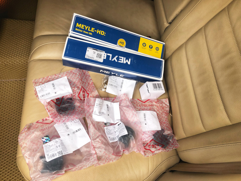 Замена задних стоек стабилизатора и втулок стабилизатора — Volkswagen ...