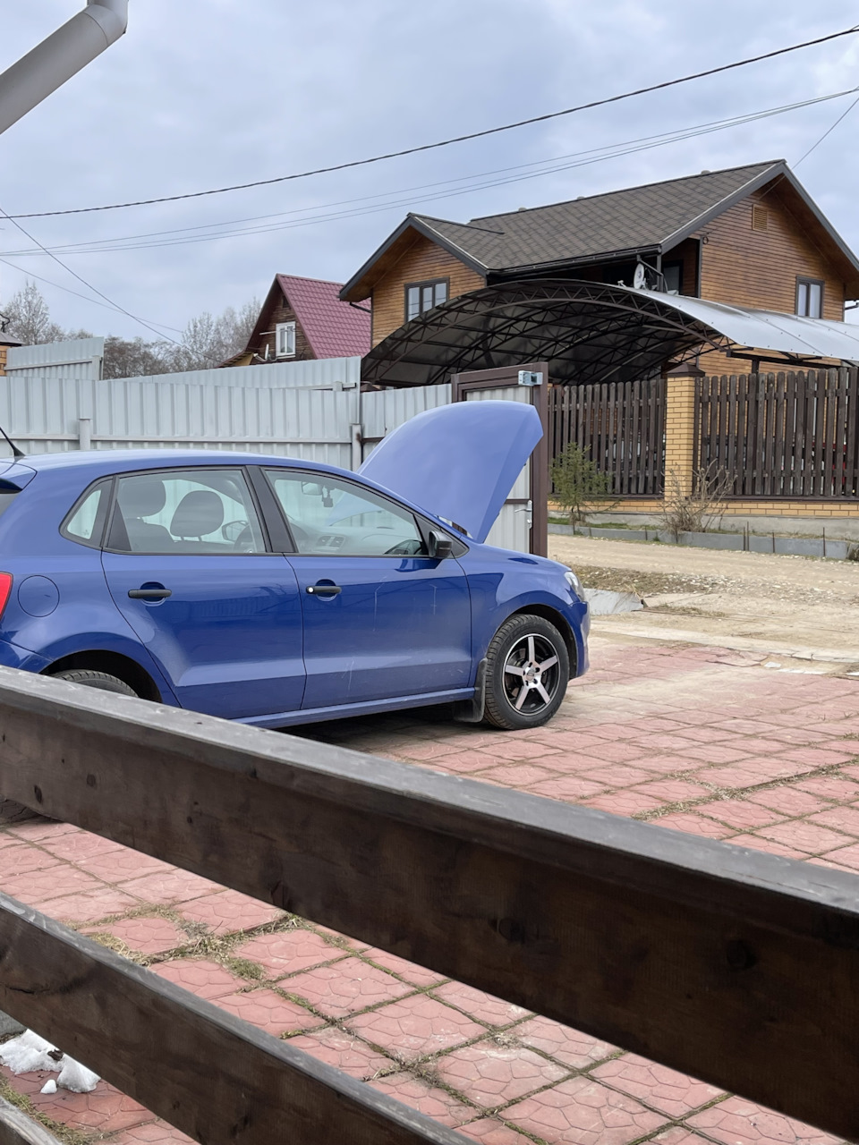 Хелп! — Volkswagen Polo Mk5, 1,4 л, 2010 года | помощь на дороге | DRIVE2