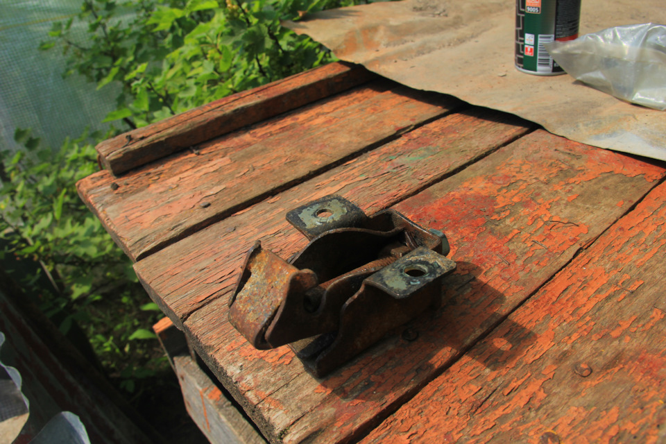 SsAAAgBUS A 960 Как крепится запаска на ларгусе