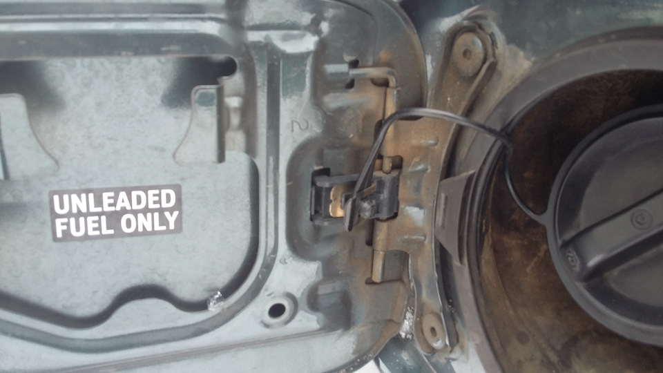 Крышка бензобака - Toyota Altezza, 2 л, 2000 года аксессуары DRIVE2