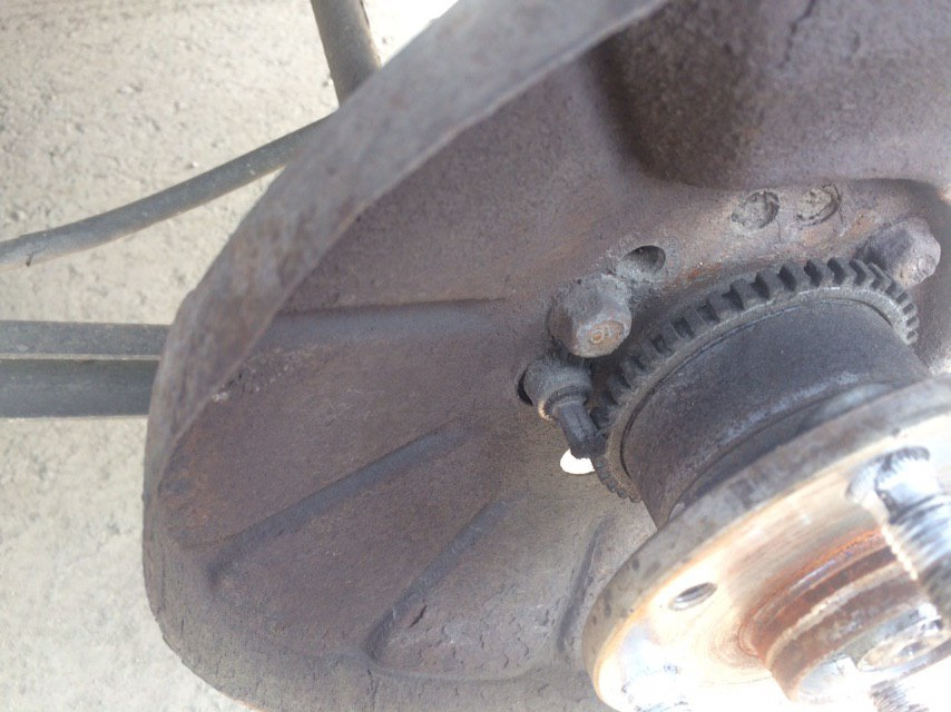 Звук троллейбуса в подарок! — Mazda 323 VI, 1,6 л, 2002 года | своими ...