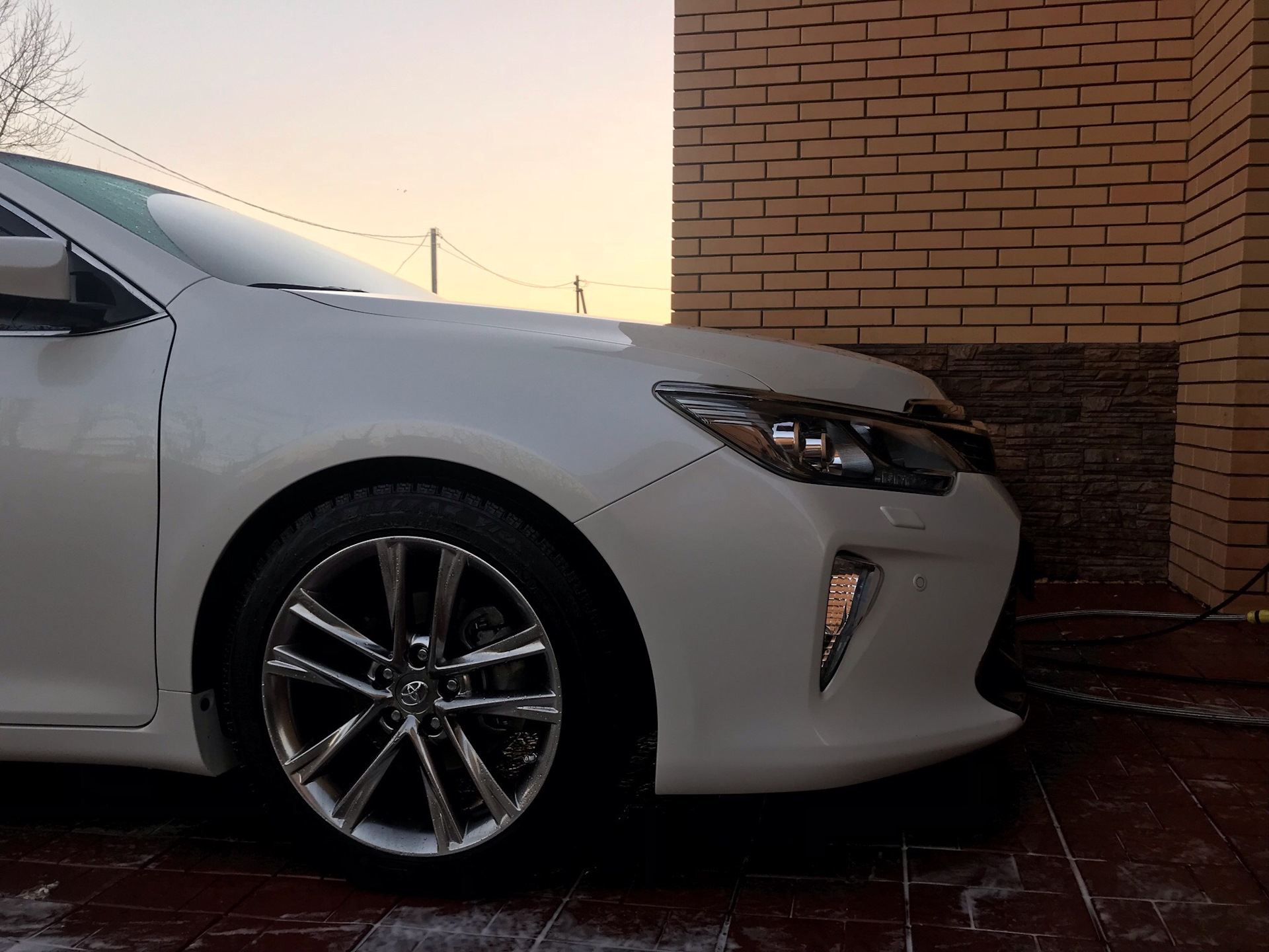 Камри 70 лексус. Camry 70 r19 Lexus Style. Камри 55 на 20 дисках Лексус. Lexus r20 на Camry. Camry v40 диски Лексус.