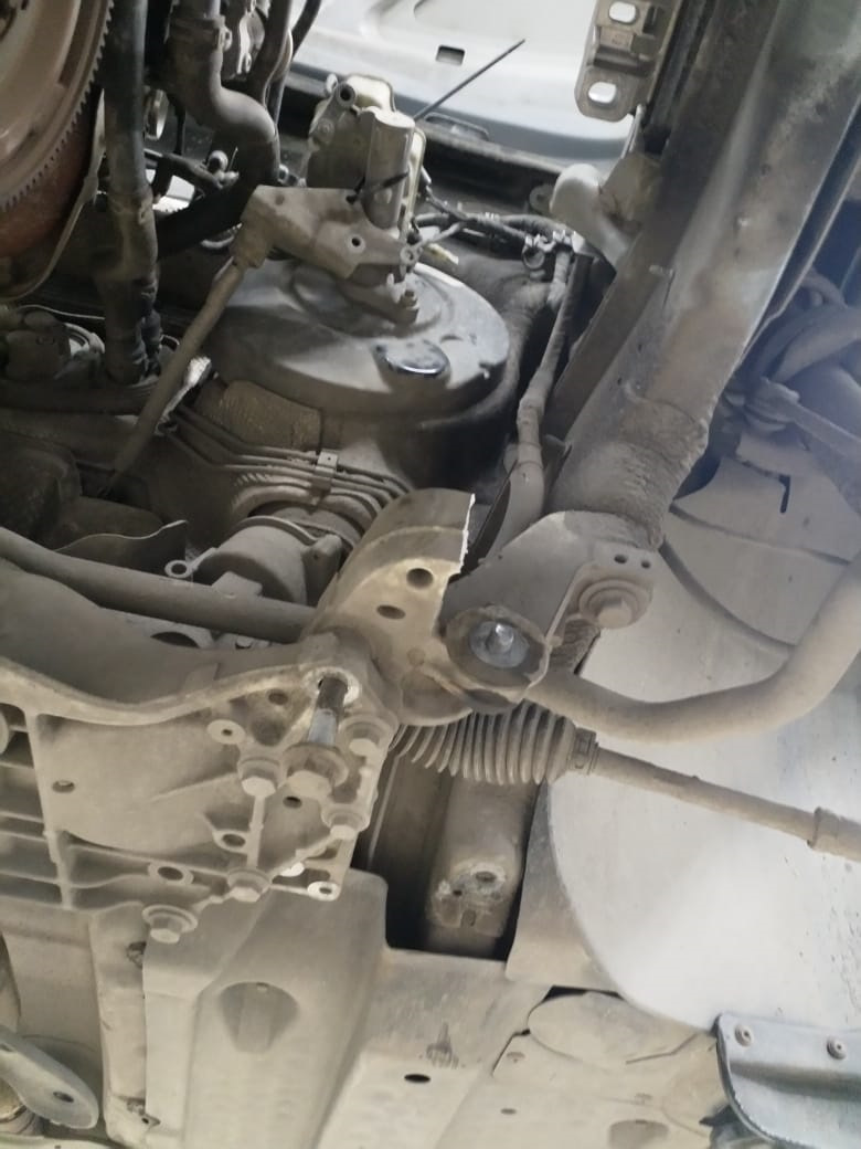 Замена передних рычагов — Volkswagen Golf Mk6, 1,6 л, 2011 года ...