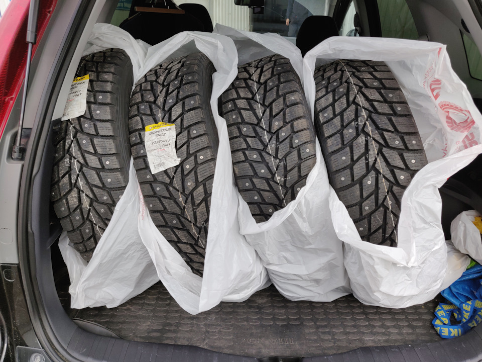 Dunlop grandtrek 02