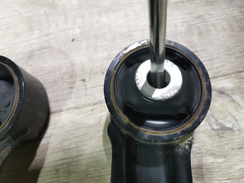4876048110 Сайлентблок TOYOTA LEXUS | Запчасти на DRIVE2