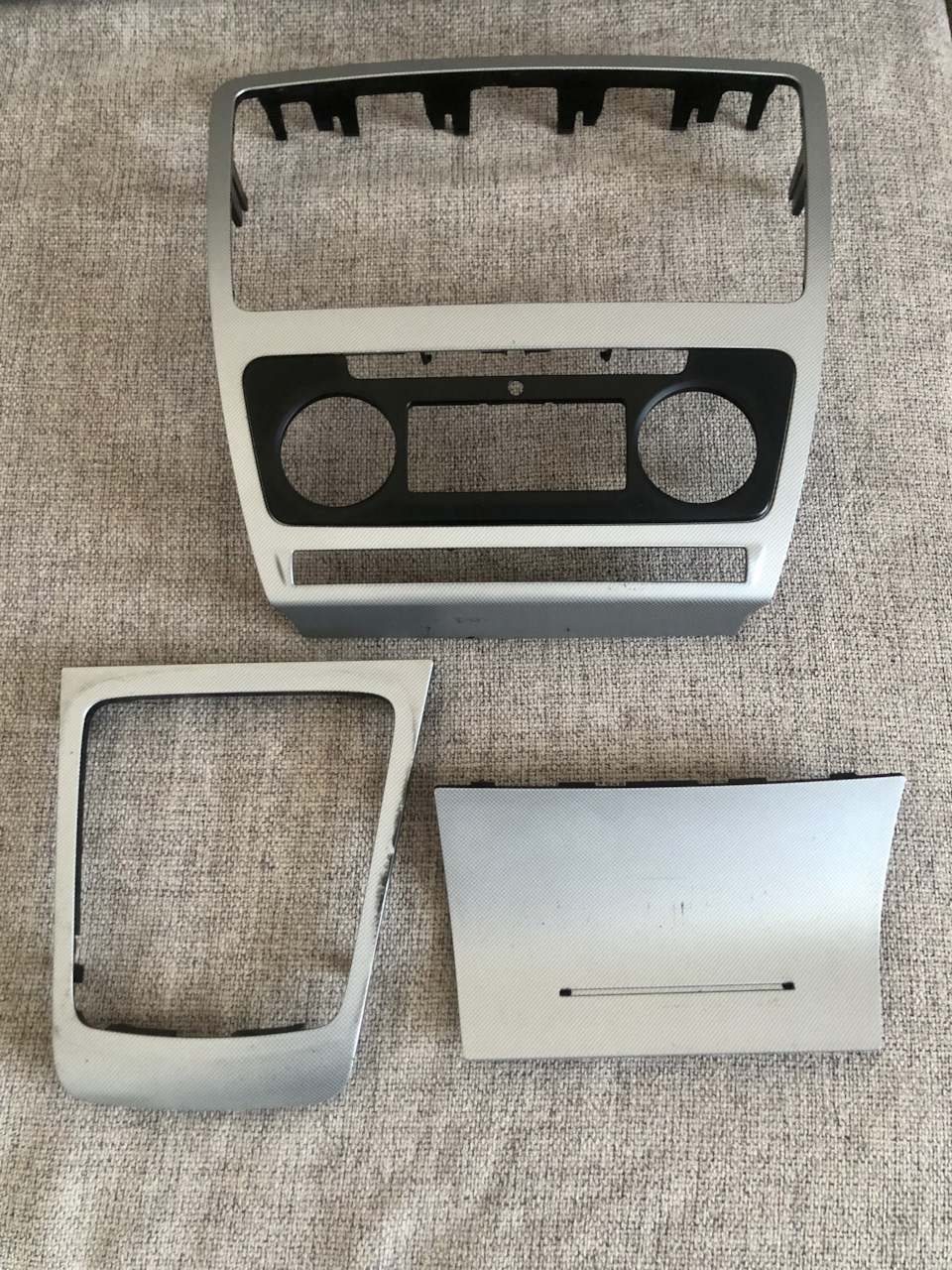 Водостоки лобового стекла и мелочи по салону. — Skoda Octavia A5 Mk2, 1 ...