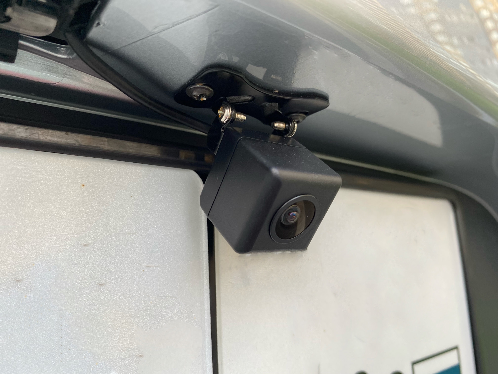 Установка камеры заднего вида — Renault Sandero Stepway (2G), 1,6 л ...
