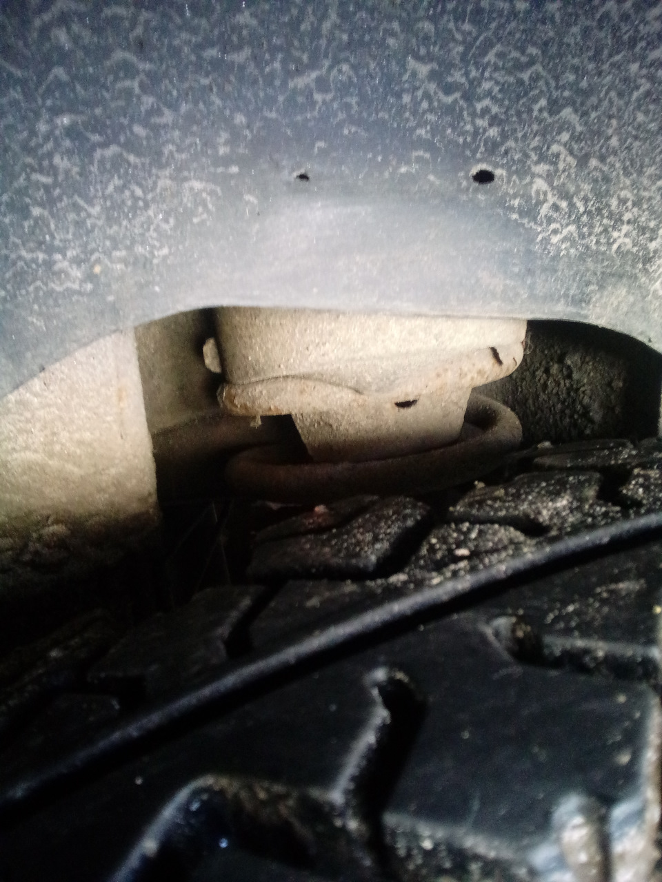 Проставки без чашки немного залезла в пружину — Lada 2120 Надежда