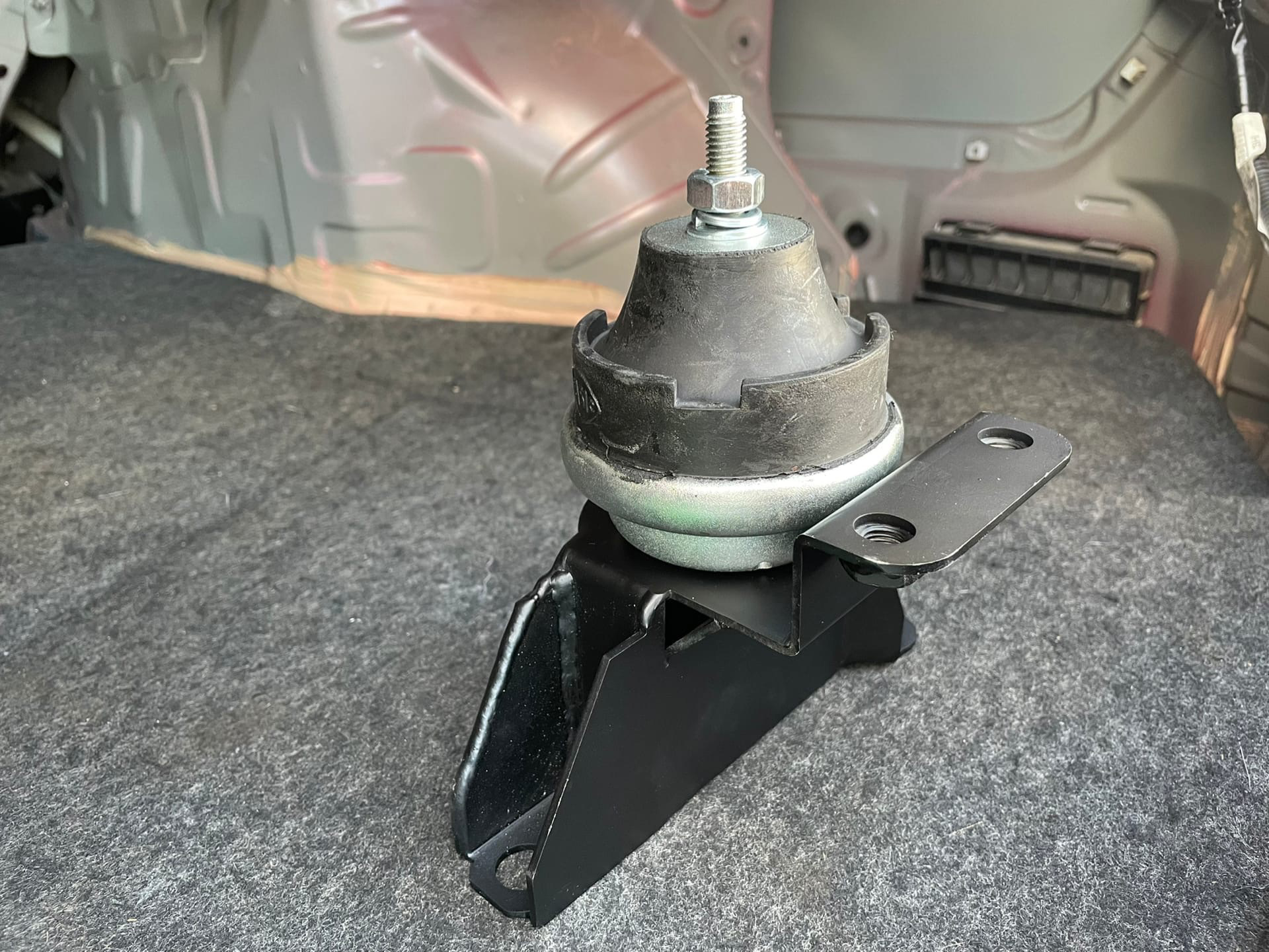 Гидравлическая опора двигателя honda civic 4d. Подушка двигателя хонда 4д. Гидроопора двигателя хонда цивик. Гидроопора двигателя хонда цивик. Гидроопора хонда цивик 4д.