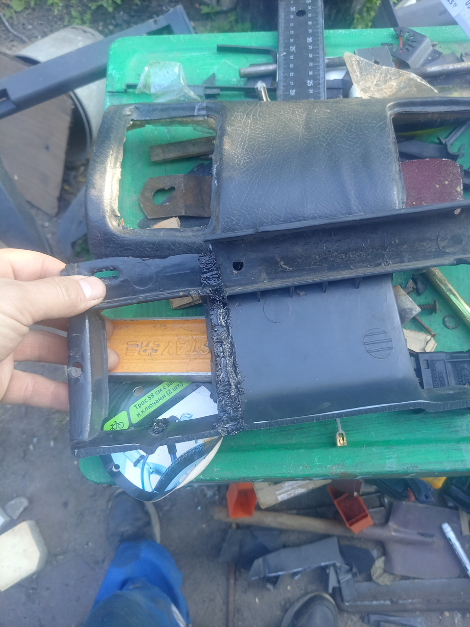 С обеих сторон — Lada 2120 Надежда