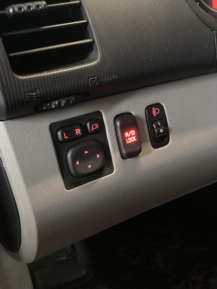 Блок управления зеркалами Mitsubishi Padjero Sport 2 by Toyota на ...
