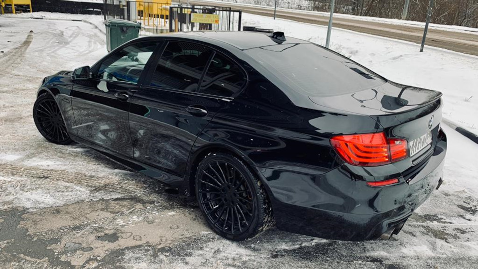 Замена лобового стекла. — BMW 5 series (F10), 3 л, 2013 года | визит на ...