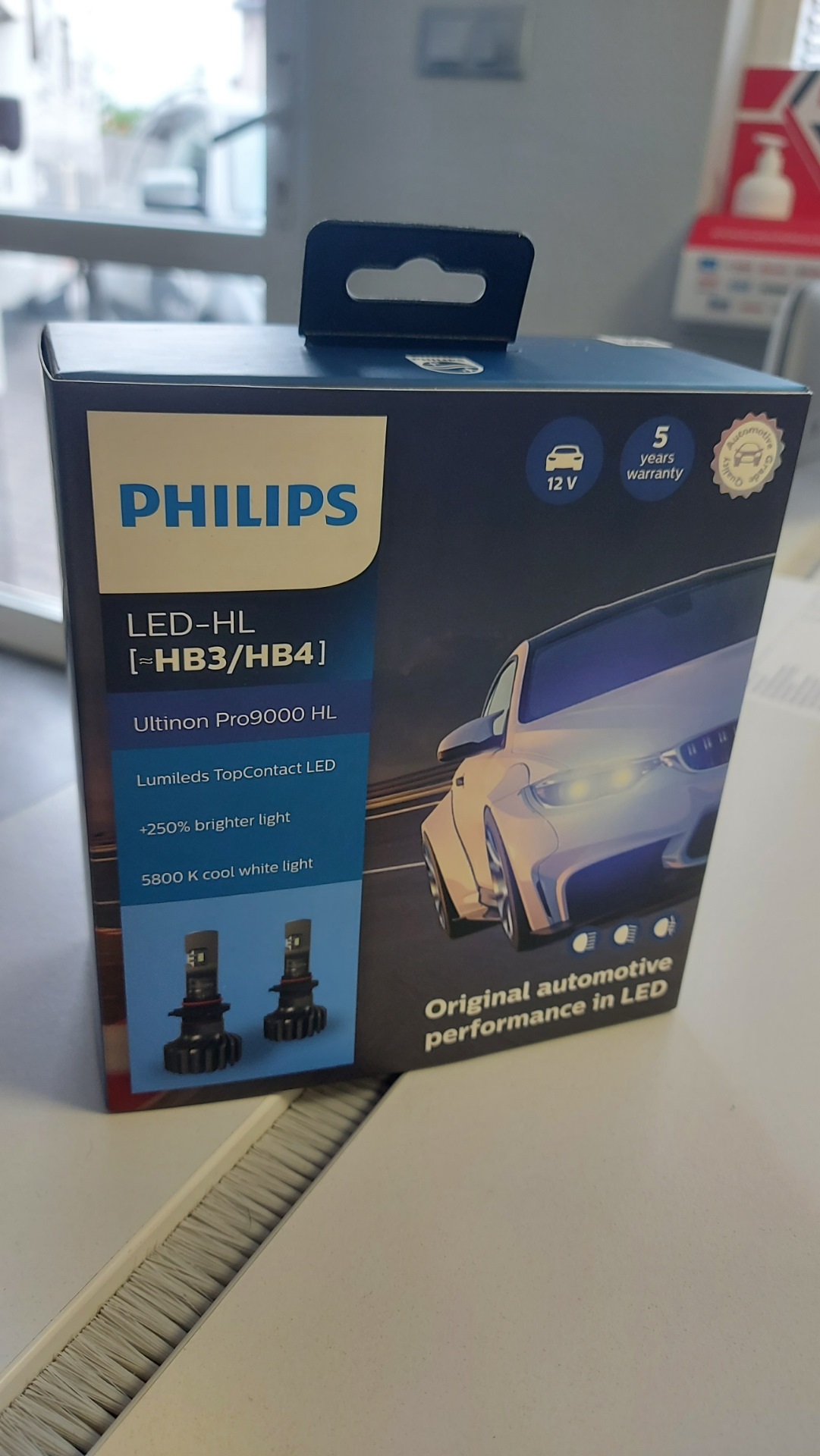 Поставь филипс. Philips Ultinon pro9000. Philips Ultinon Pro 9100 hb3. Philips Ultinon pro9000 СТГ. Philips Ultinon pro9000 Ford Focus.