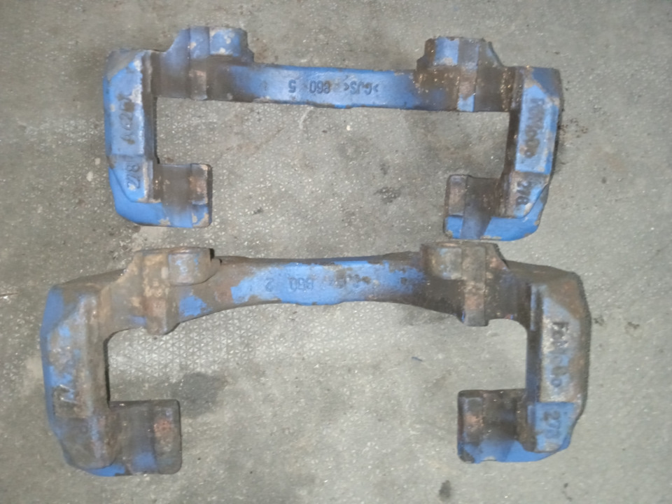 Скобы передних суппортов Focus 3 на Ford Focus Hatchback III, Ford ...