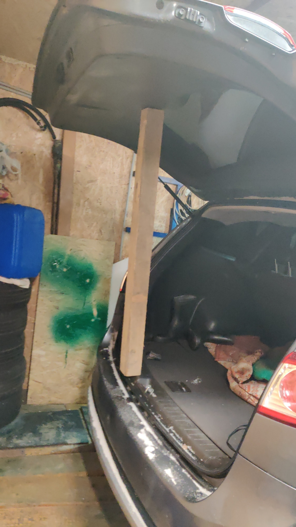 Газовые упоры багажника Санта фе 2 дизель 2012 — Hyundai Santa Fe (2G ...