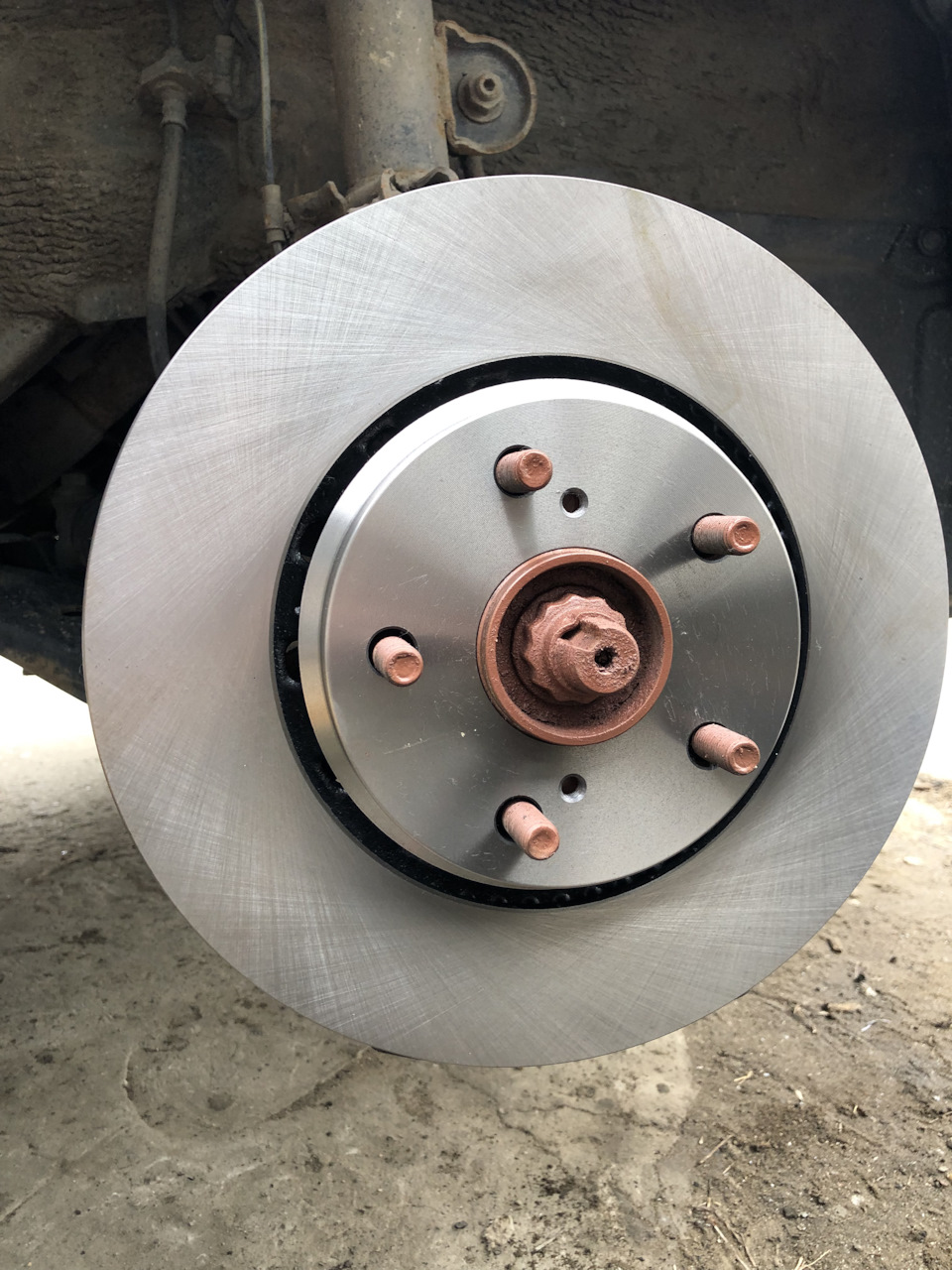 Фото в бортжурнале Toyota RAV4 (IV)