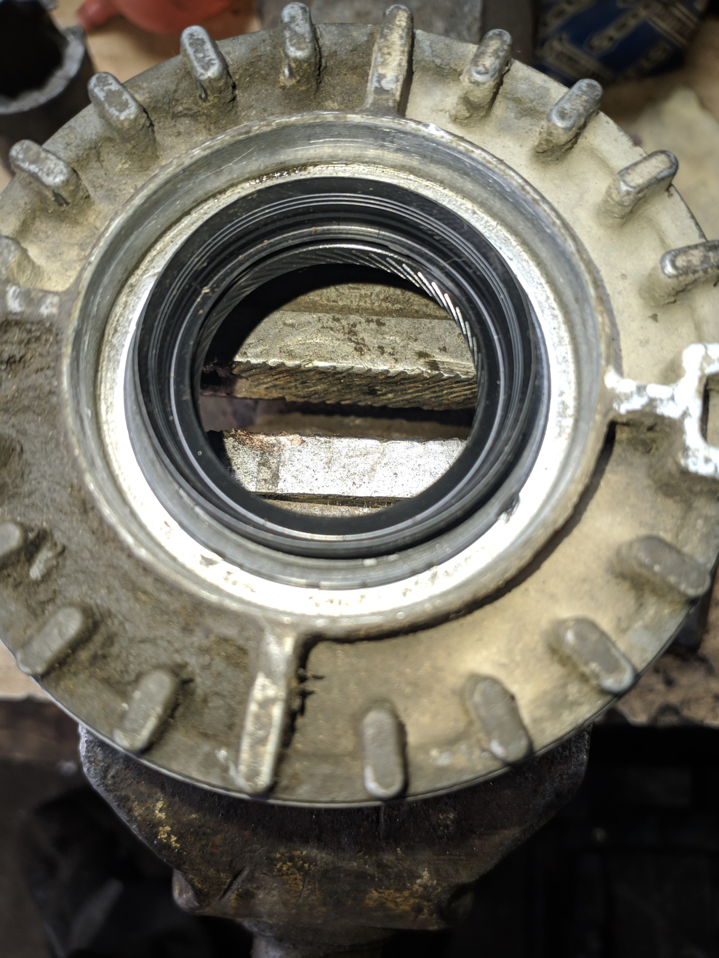 Замена сальника привода переднего правый и правого уплотнительного ...