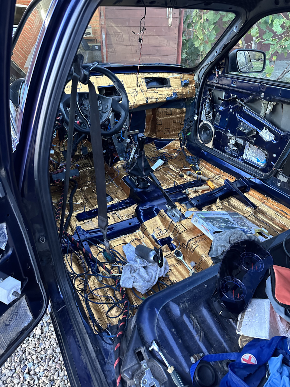 Шумовиброизоляция днища, моторного щита, замена проводки на Люкс ...