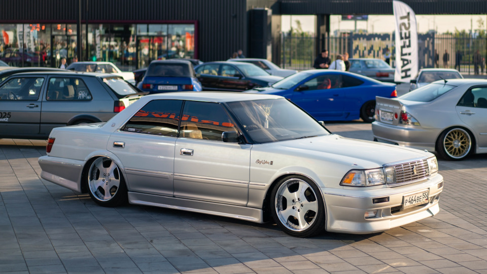 Toyota Crown ПневмоДед Узет