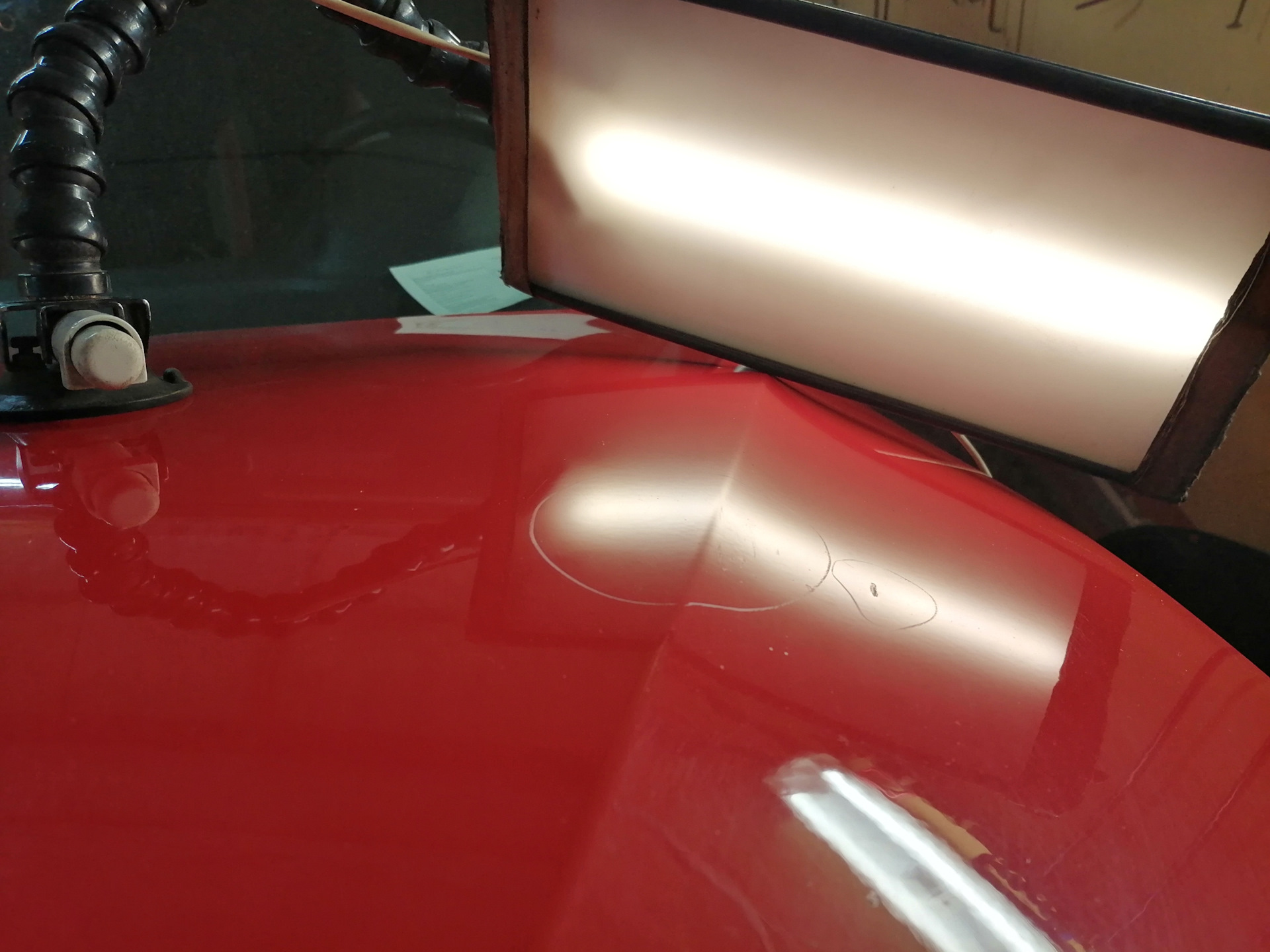 Шкода Рапид. Ремонт вмятины на капоте без покраски. — DRIVE2