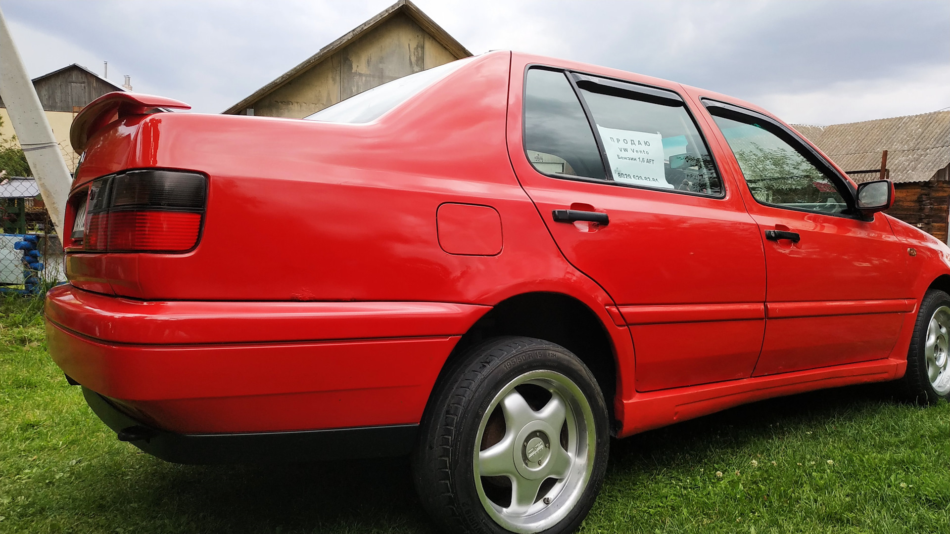 Volkswagen Vento красный